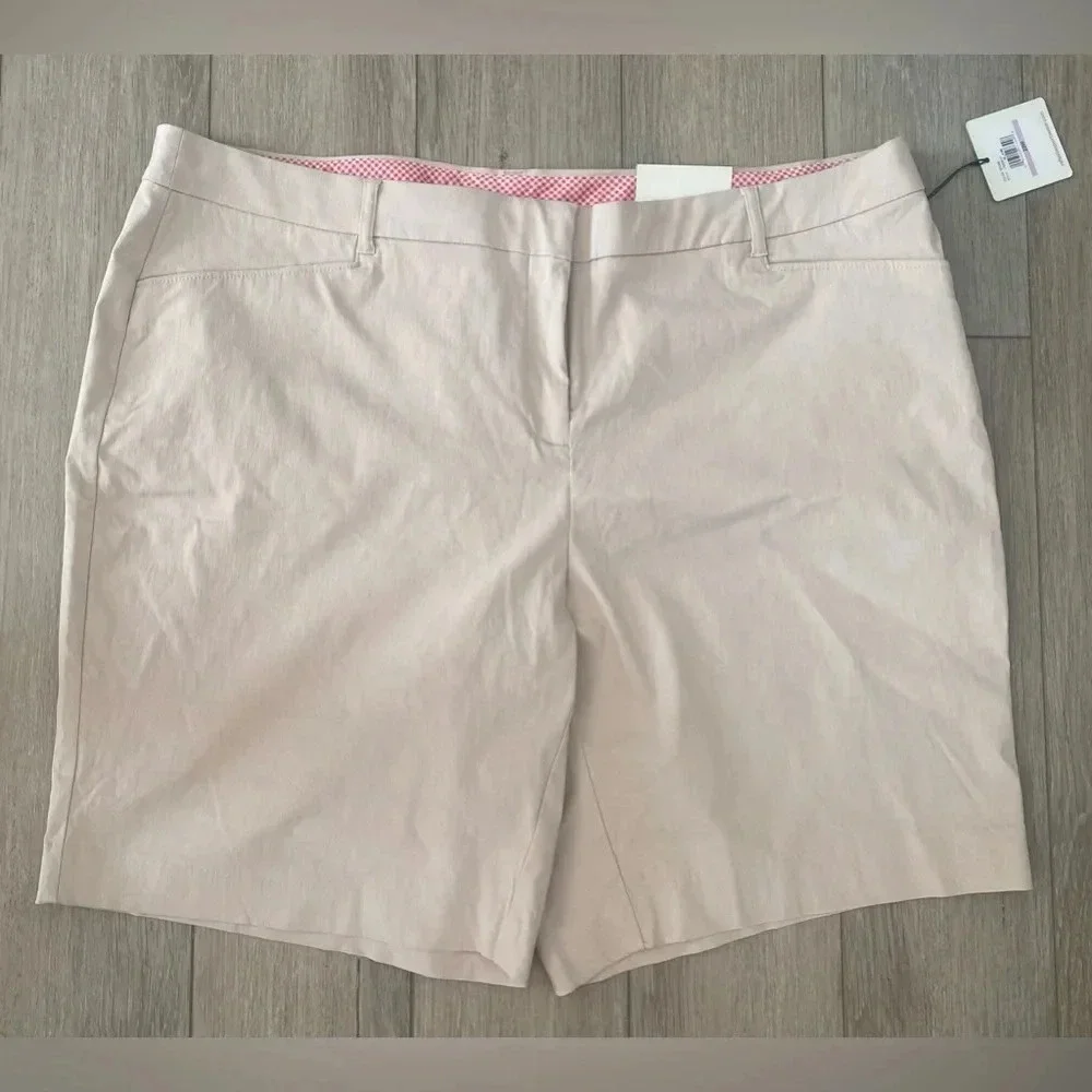 Rafaella Women's Low Rise Straight‎ Hip Modern Weekend Tan Stretch Shorts 22W